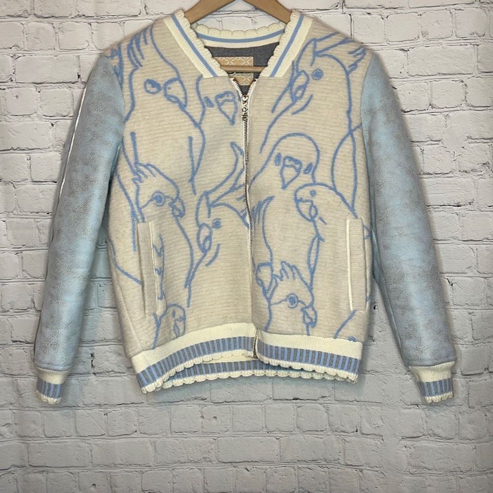 Q’s Women’s Unique Bird Jacket Blue Suede Sleeves Zip‎ up size 36